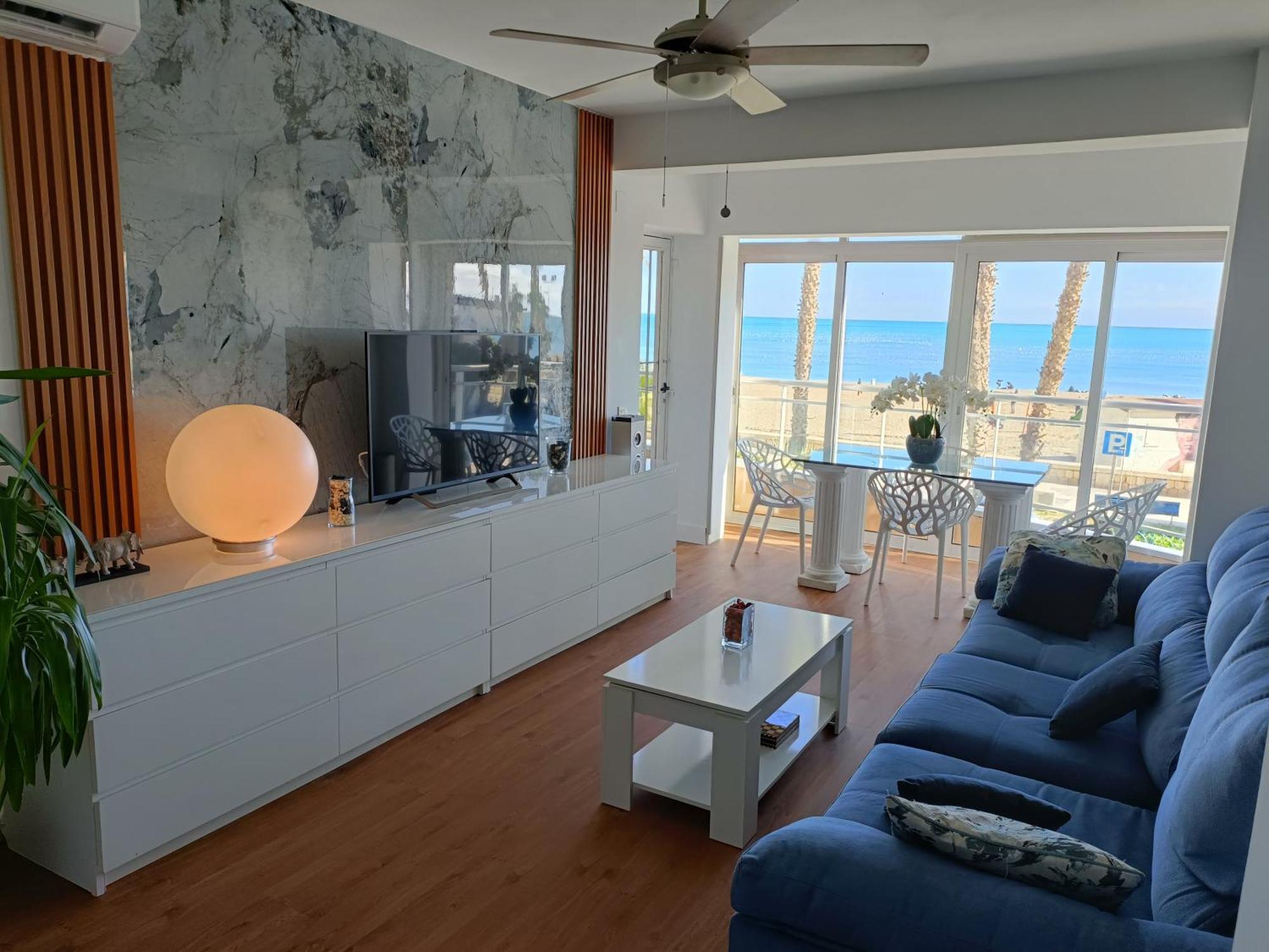 Apartamento Lujo Frente Al Mar Centro De Malaga Bagian luar foto
