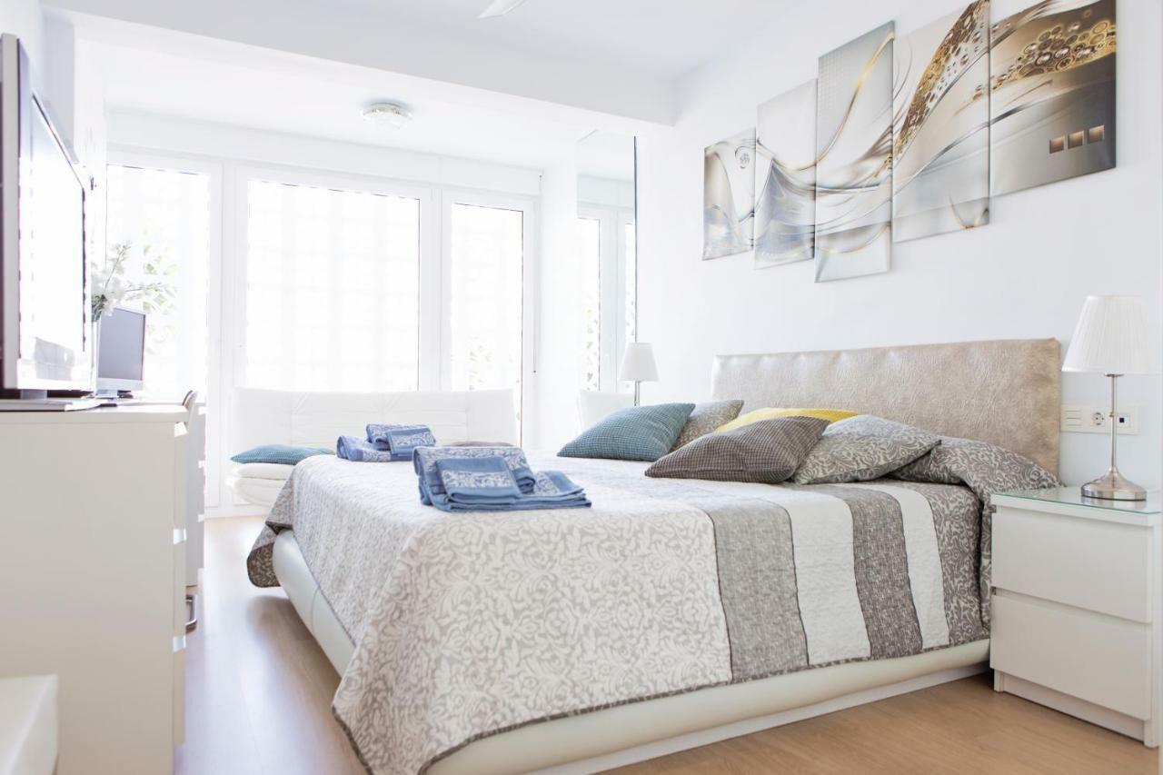 Apartamento Lujo Frente Al Mar Centro De Malaga Bagian luar foto