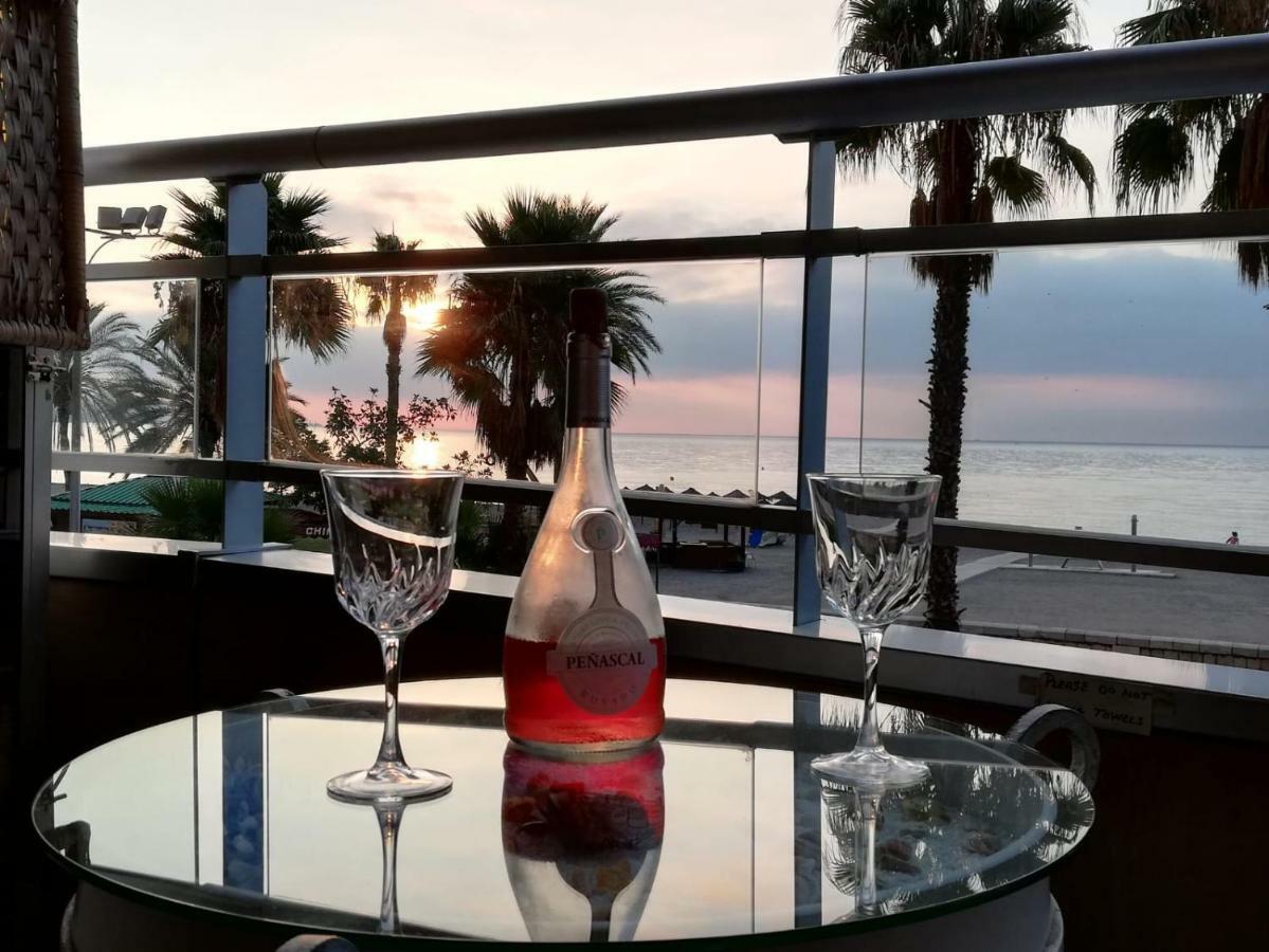 Apartamento Lujo Frente Al Mar Centro De Malaga Bagian luar foto