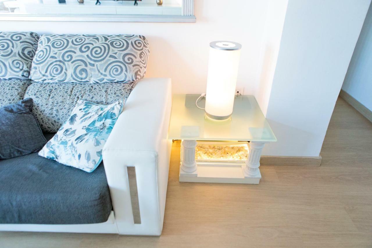 Apartamento Lujo Frente Al Mar Centro De Malaga Bagian luar foto