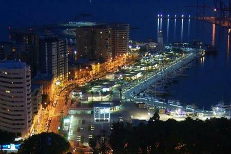 Apartamento Lujo Frente Al Mar Centro De Malaga Bagian luar foto