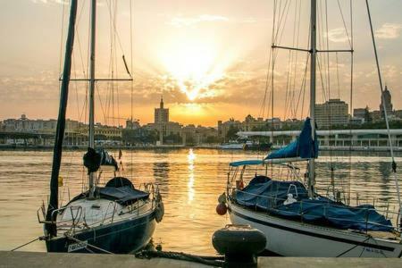 Apartamento Lujo Frente Al Mar Centro De Malaga Bagian luar foto