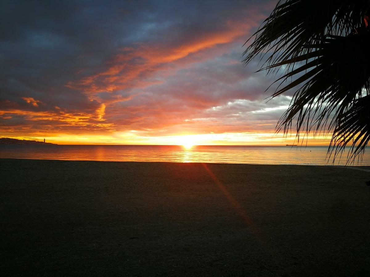 Apartamento Lujo Frente Al Mar Centro De Malaga Bagian luar foto